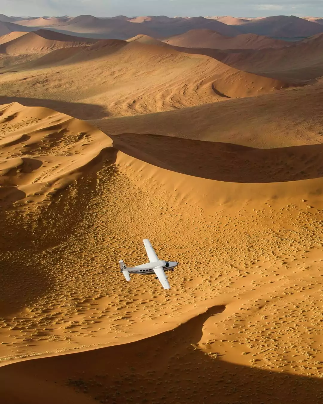 fly in palne to enjoy kenya tanzania safari